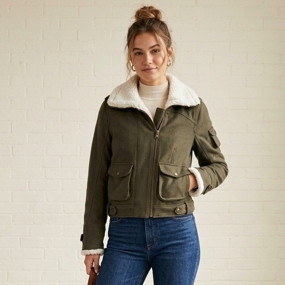 American Eagle Outfitters Jackets & Blazers - American Eagle Womens Medium Bomber Jacket Olive Green Wool Blend Sherpa Quilted